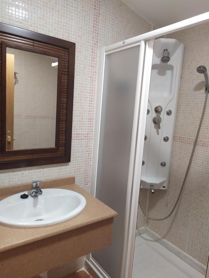 Hostal Restaurante Bustos Villarrubio Eksteriør billede