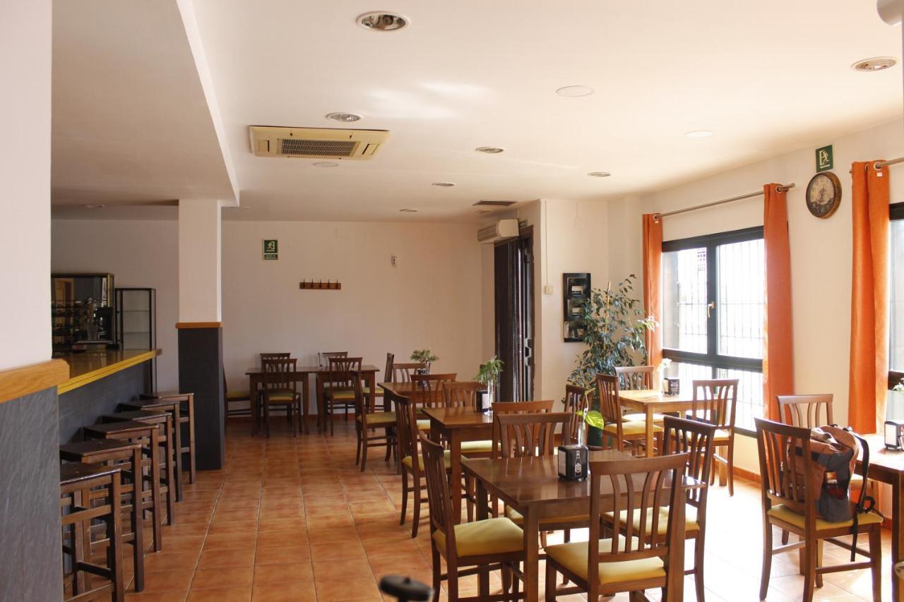Hostal Restaurante Bustos Villarrubio Eksteriør billede