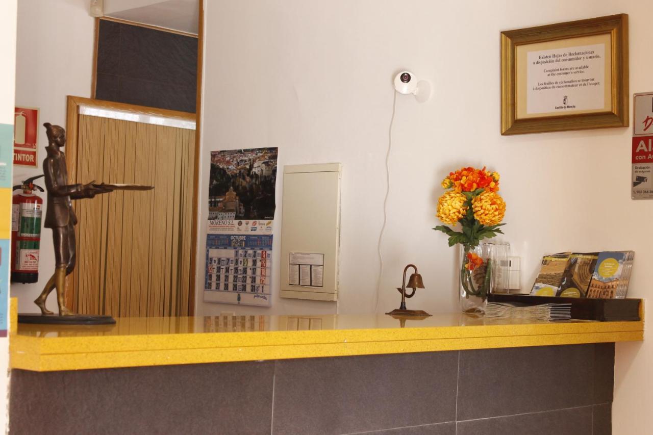 Hostal Restaurante Bustos Villarrubio Eksteriør billede