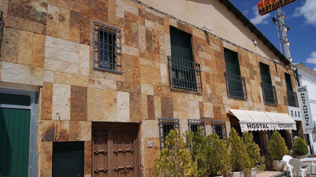 Hostal Restaurante Bustos Villarrubio Eksteriør billede