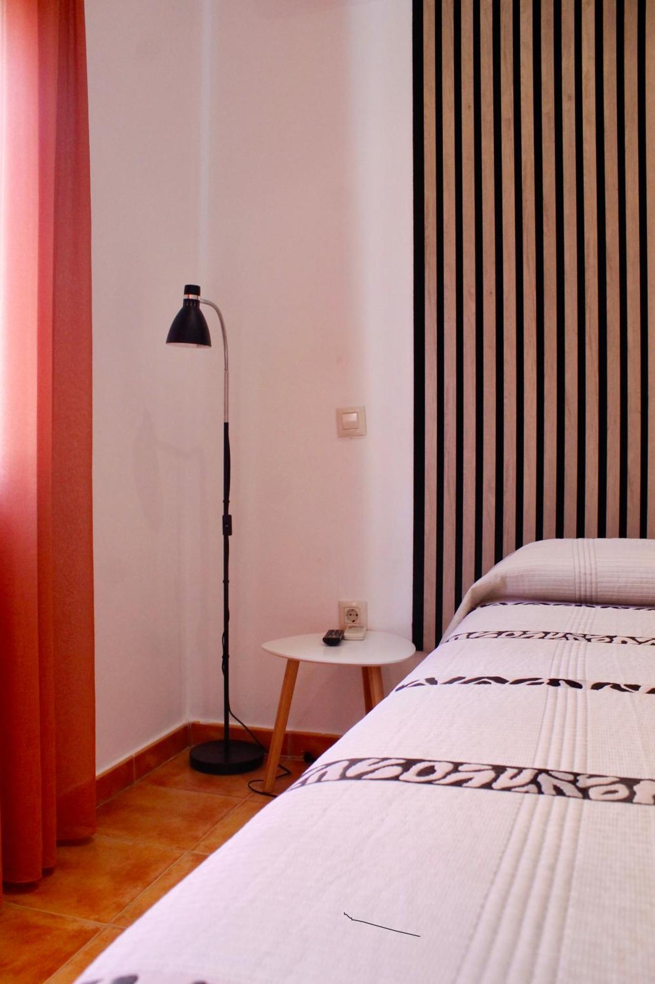 Hostal Restaurante Bustos Villarrubio Eksteriør billede