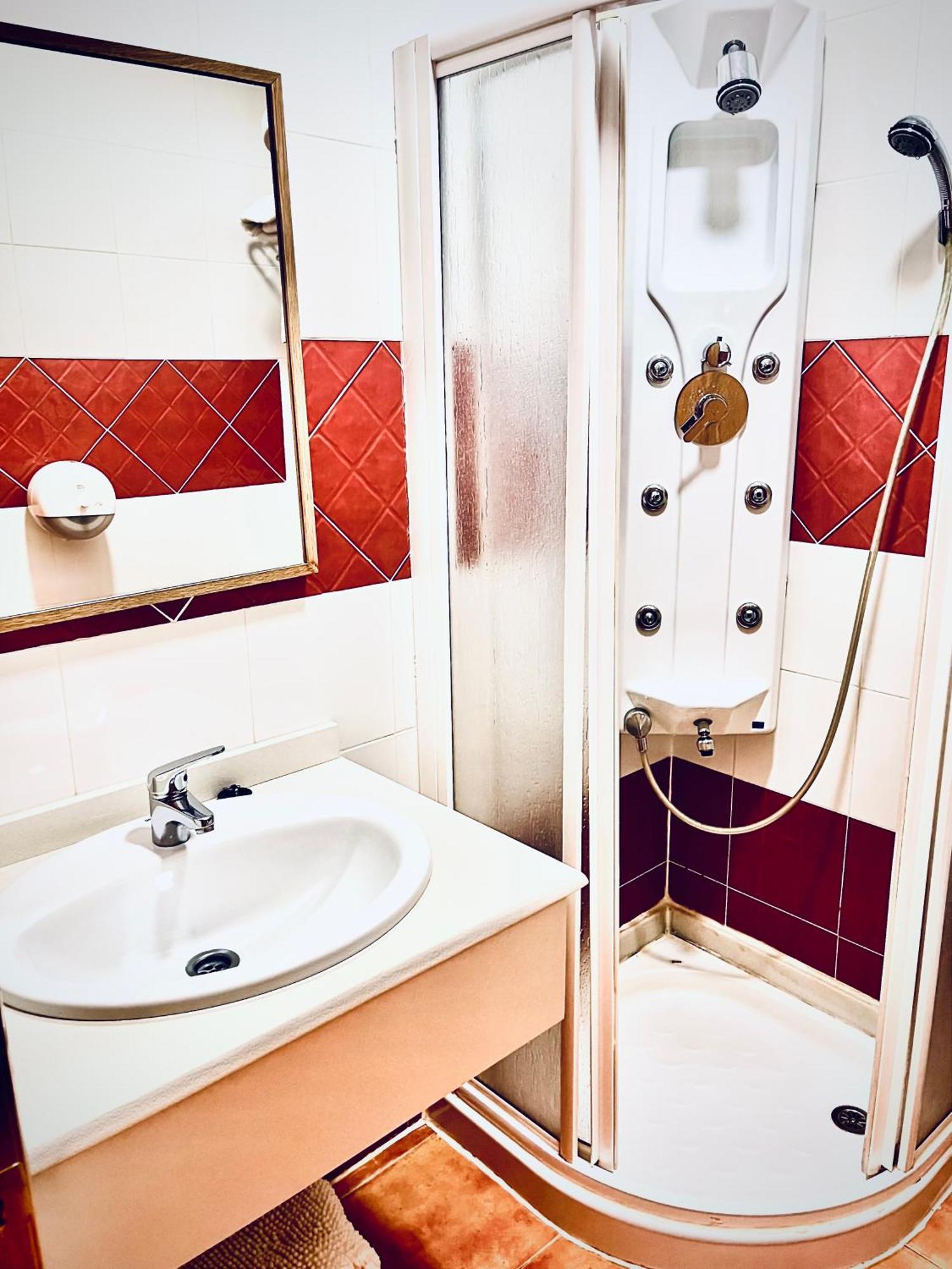 Hostal Restaurante Bustos Villarrubio Eksteriør billede