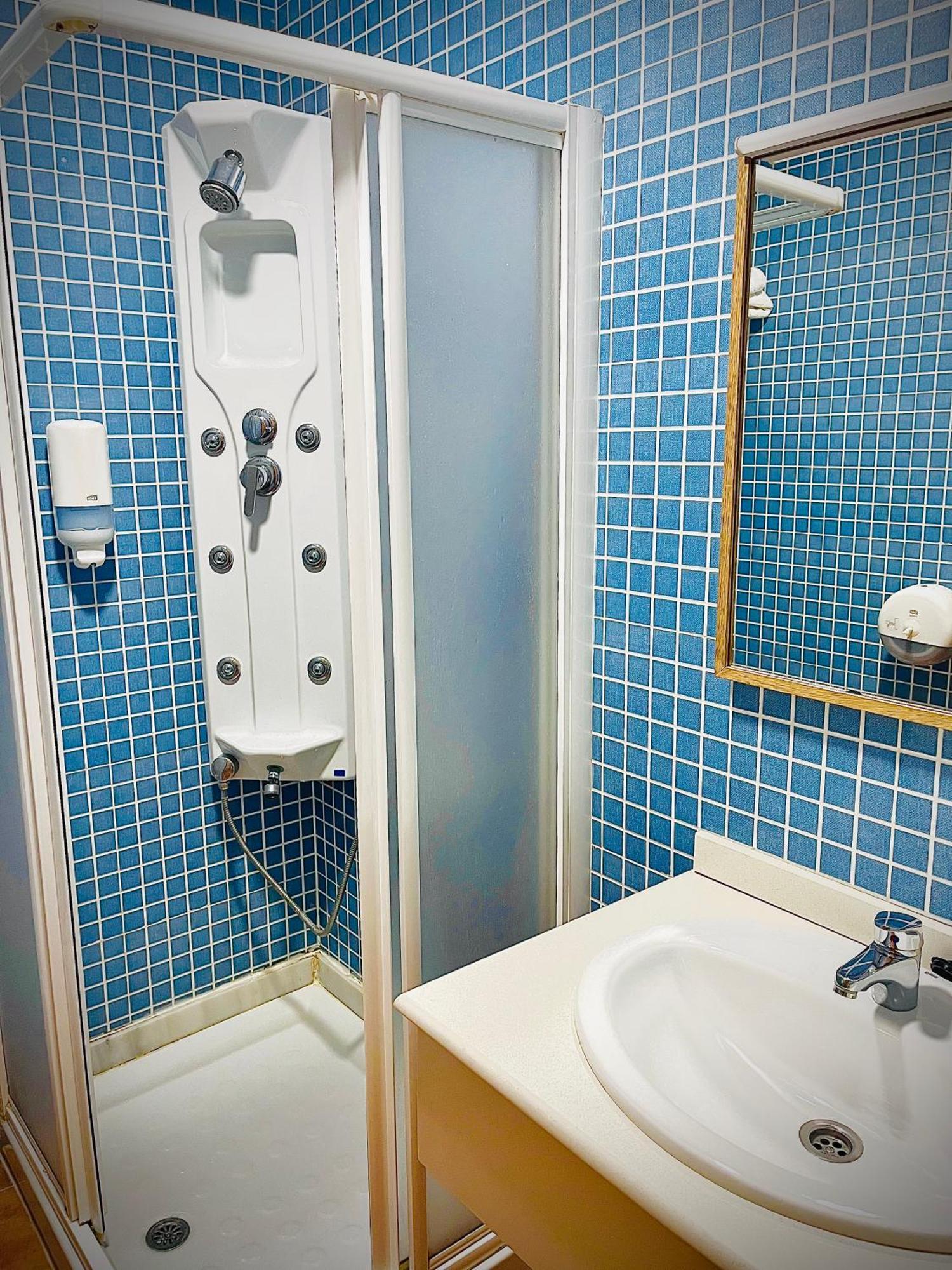 Hostal Restaurante Bustos Villarrubio Eksteriør billede