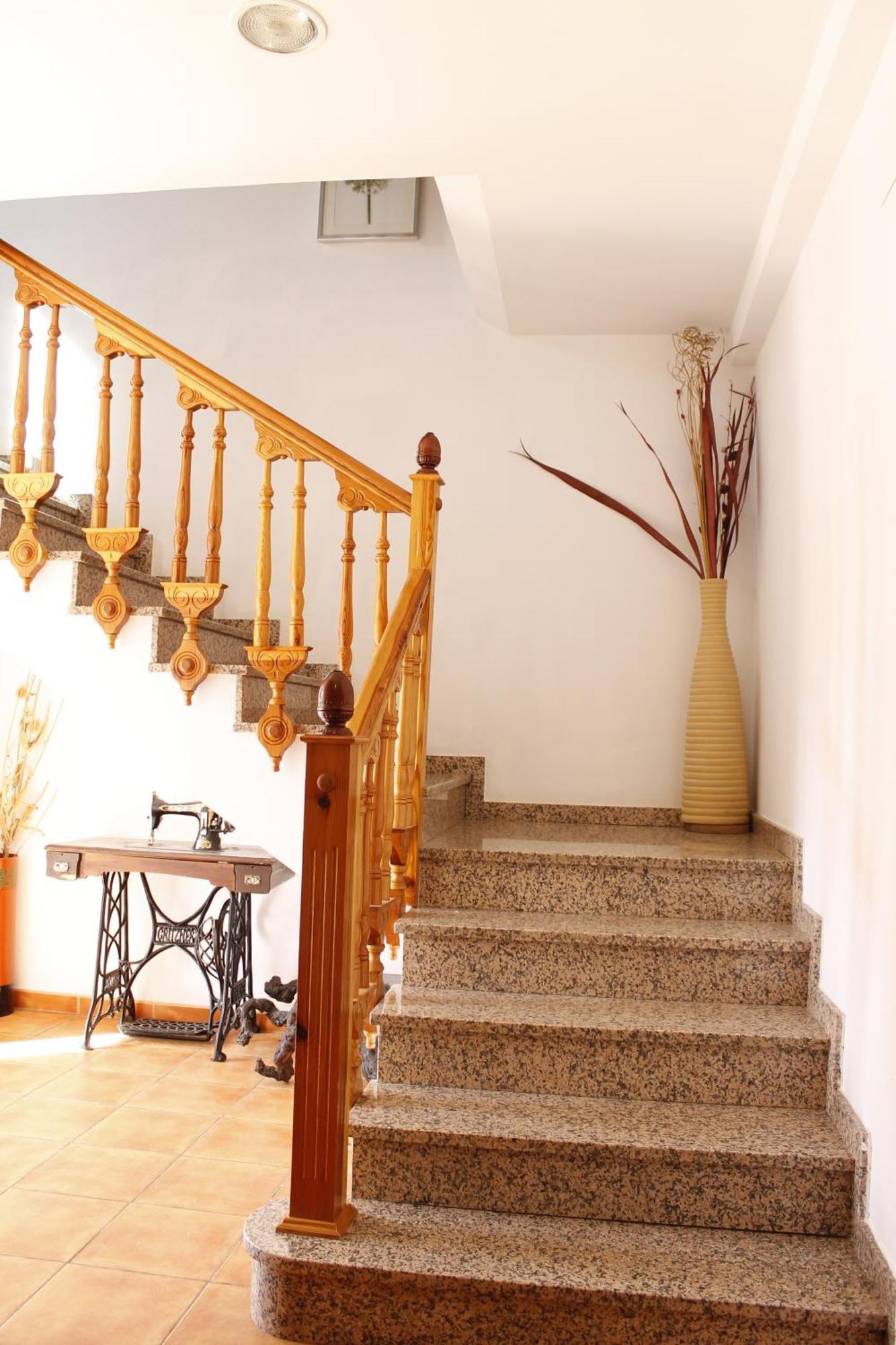 Hostal Restaurante Bustos Villarrubio Eksteriør billede