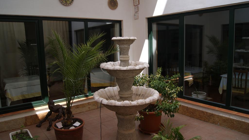 Hostal Restaurante Bustos Villarrubio Eksteriør billede