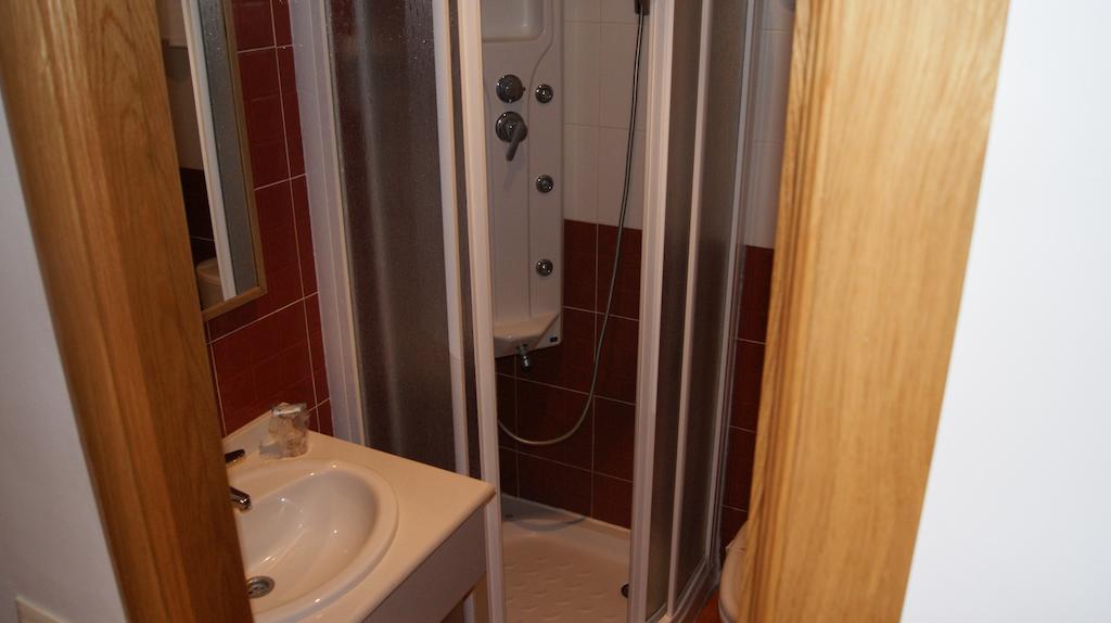 Hostal Restaurante Bustos Villarrubio Værelse billede