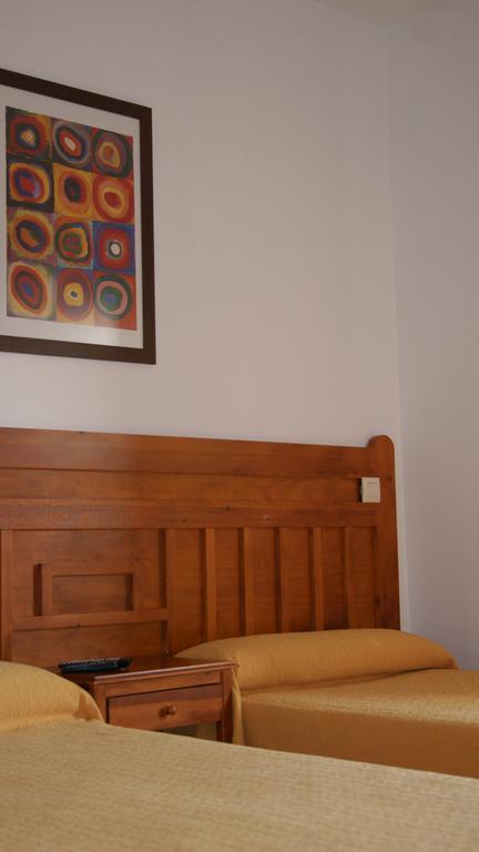 Hostal Restaurante Bustos Villarrubio Eksteriør billede